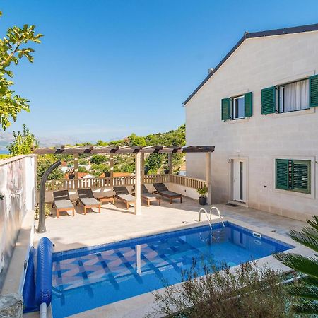 Nice Home In Postira With Outdoor Swimming Pool Exterior foto