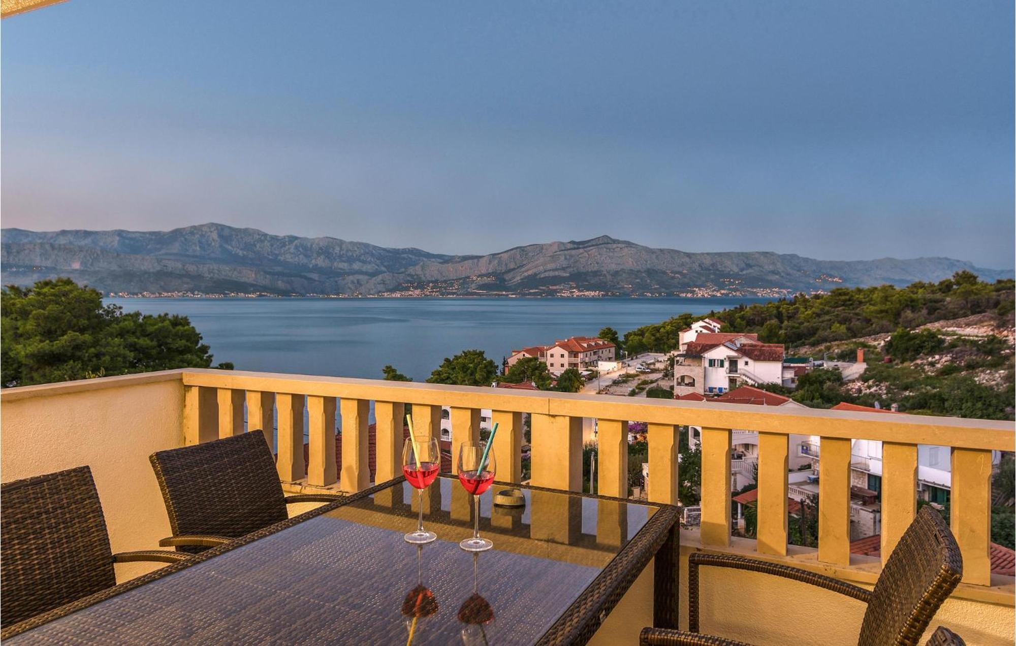 Nice Home In Postira With Outdoor Swimming Pool Exterior foto